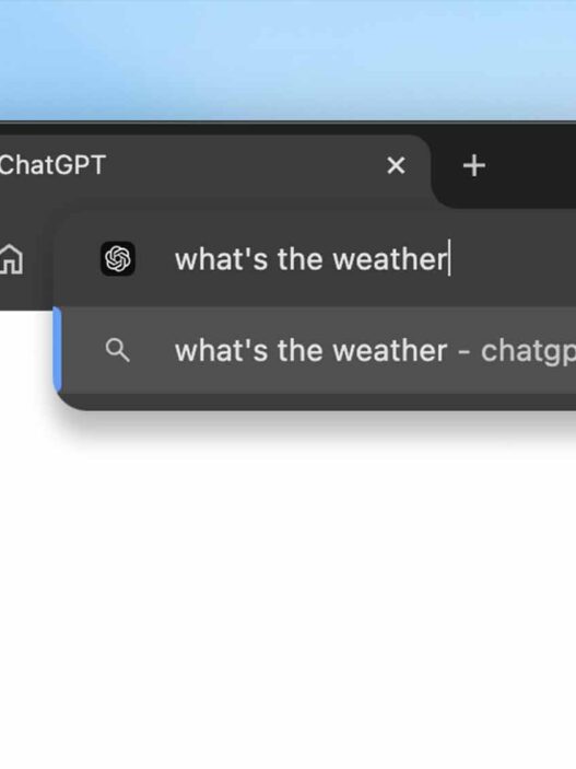 Screenshot der ChatGPT-Browsererweiterung: Eine Suchanfrage ‘what’s the weather’ wird in der URL-Leiste des Browsers eingegeben und zeigt die ChatGPT-Suchoption als Standard-Suchmaschine.